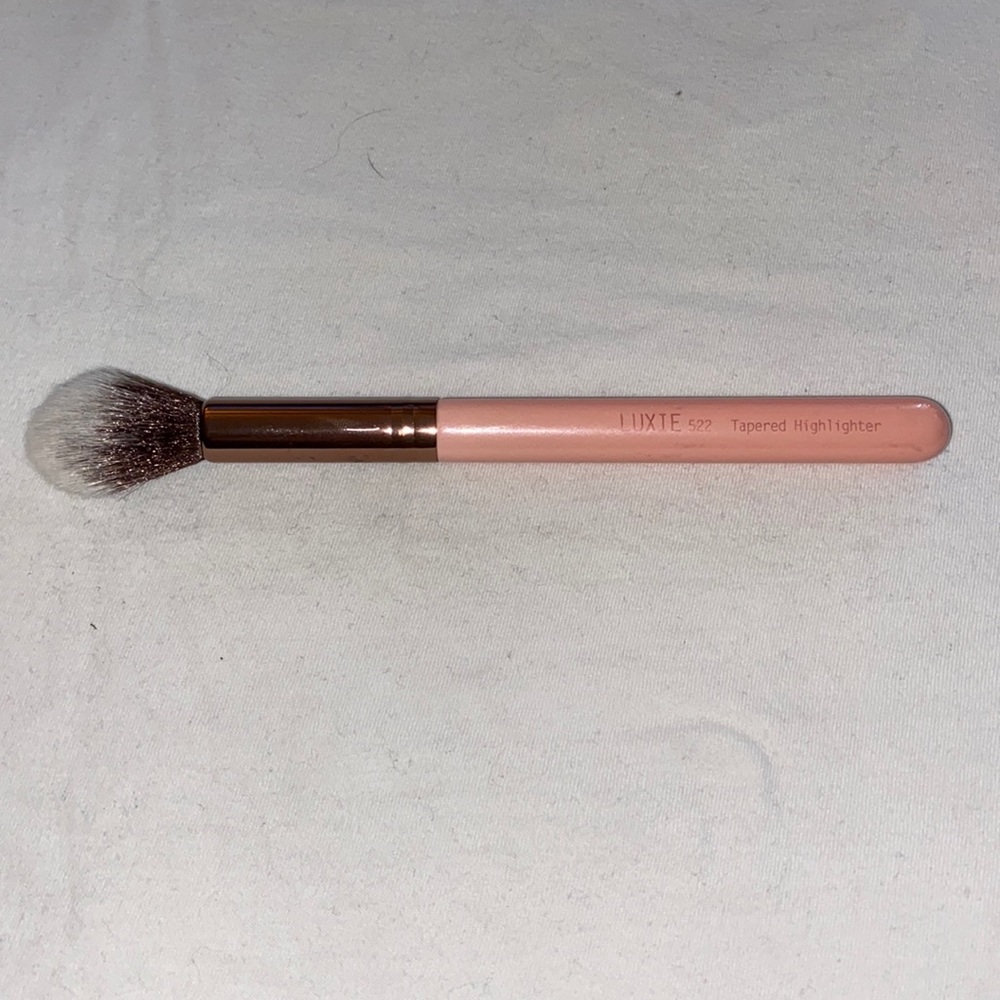 Luxie Tapered Highlighter Brush #522